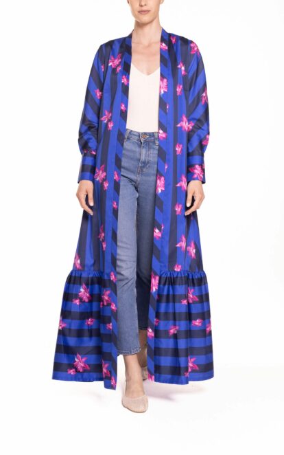 Soprabito lungo con manica lunga e ruches riga blu e bluette con fiore fucsia