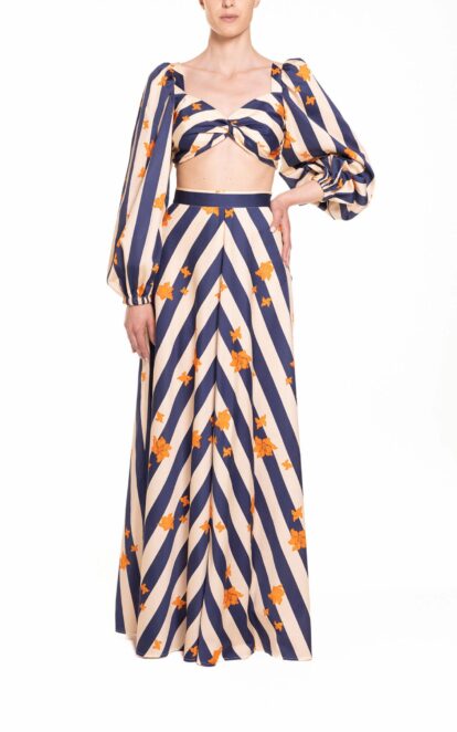Crop top con maniche a sbuffo riga blu e panna con fiore arancio