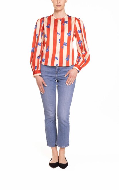 Camicia girocollo riga rosso e panna con fiore bluette